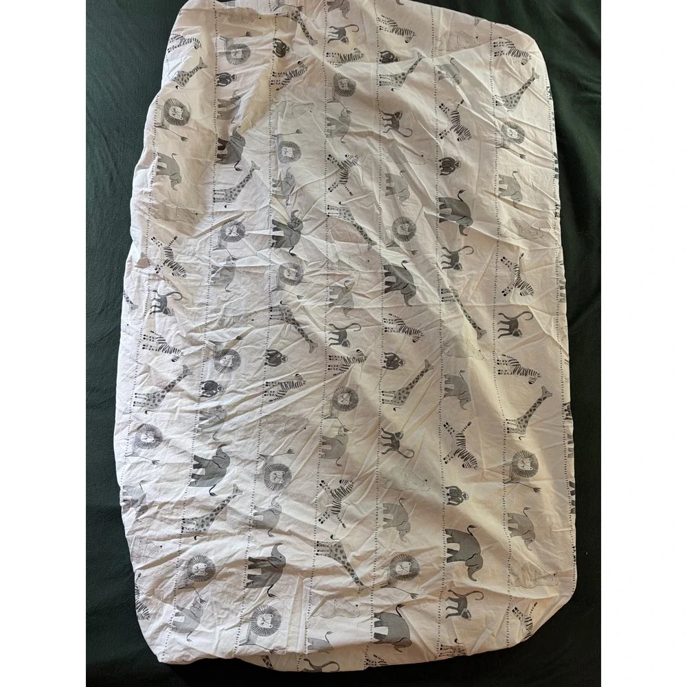 Pottery Barn Kids Organic Cotton Crib Fitted Sheet Safari Animal Grey Wh 52x27‎